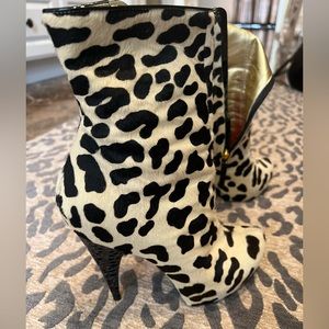 Absolutely fabulous Ponyhair boots.